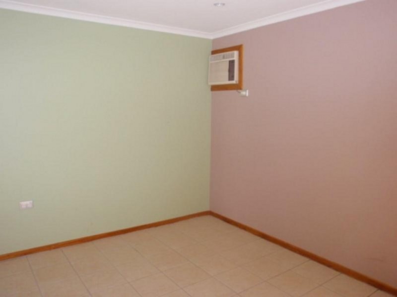 98 Moody Street, Emerald QLD 4720