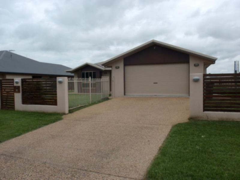19 Callaghan Street, Emerald QLD 4720