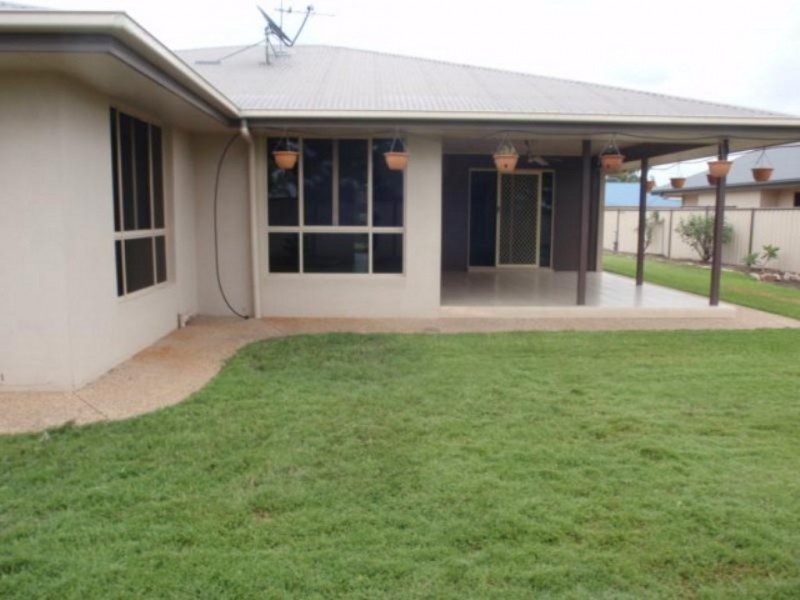 19 Callaghan Street, Emerald QLD 4720