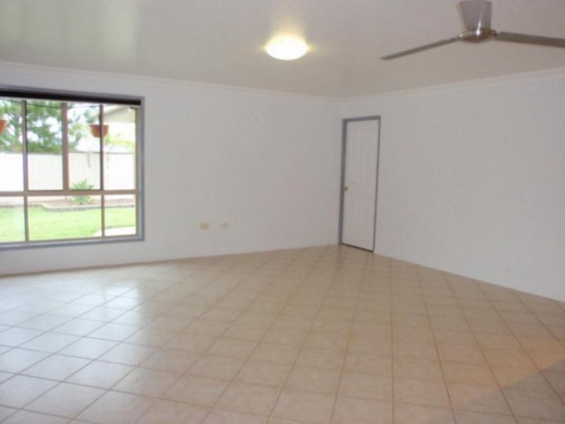19 Callaghan Street, Emerald QLD 4720