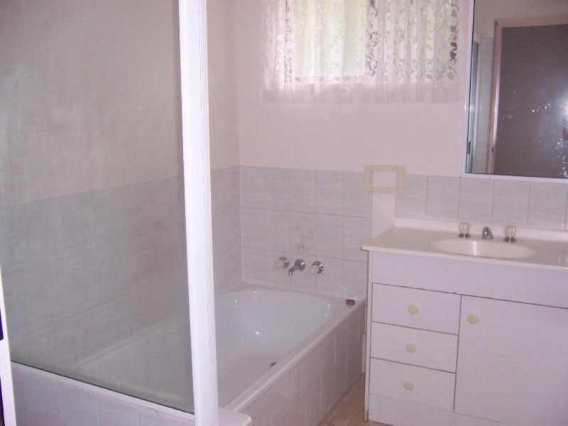 38 White Street, Emerald QLD 4720