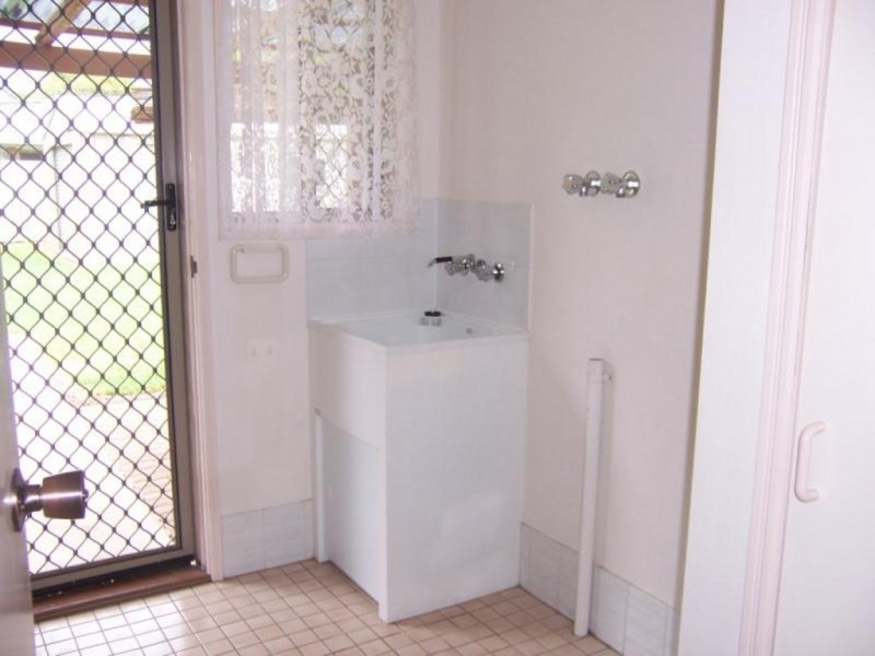 38 White Street, Emerald QLD 4720