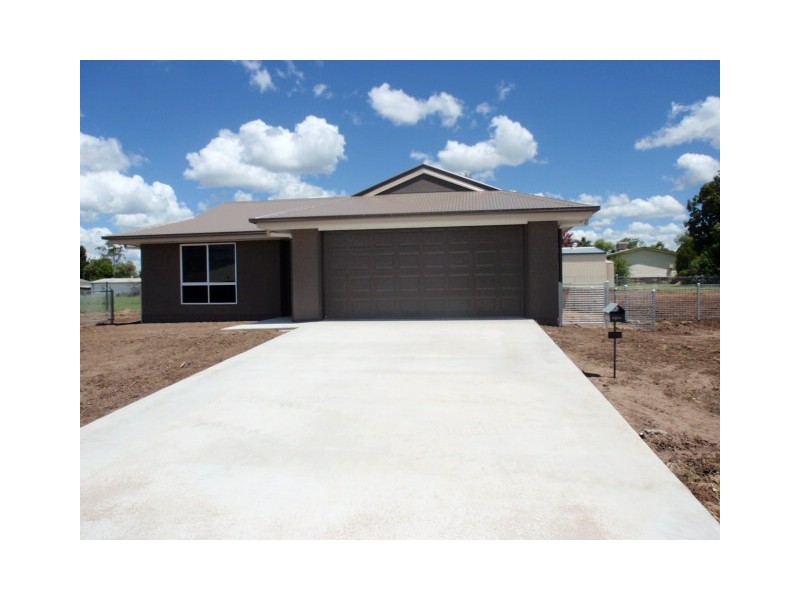 4 Scotts Peak Drive, Capella QLD 4723