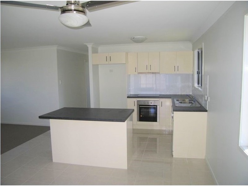 2 Easton Street, Emerald QLD 4720