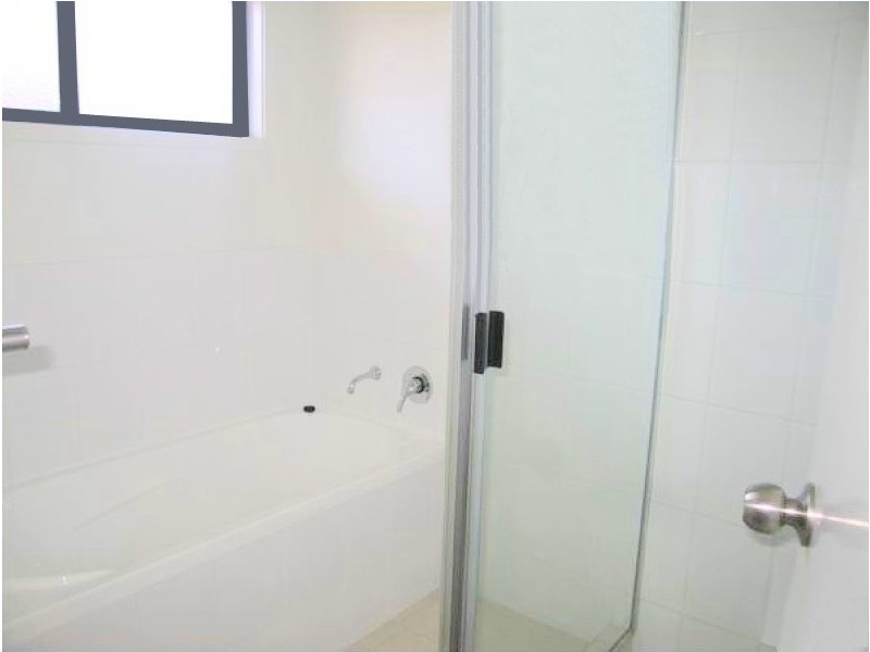 2 Easton Street, Emerald QLD 4720