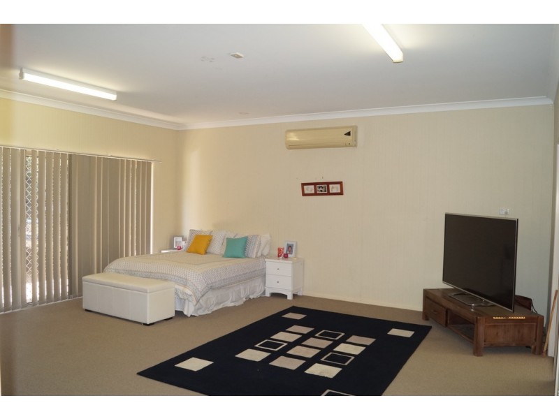 25 Whitchurch Road, Emerald QLD 4720