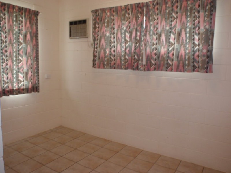 5 Vicki Close, Emerald QLD 4720
