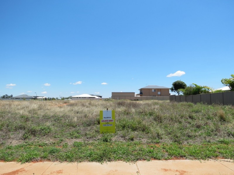 22 Canterbury Road, Emerald QLD 4720