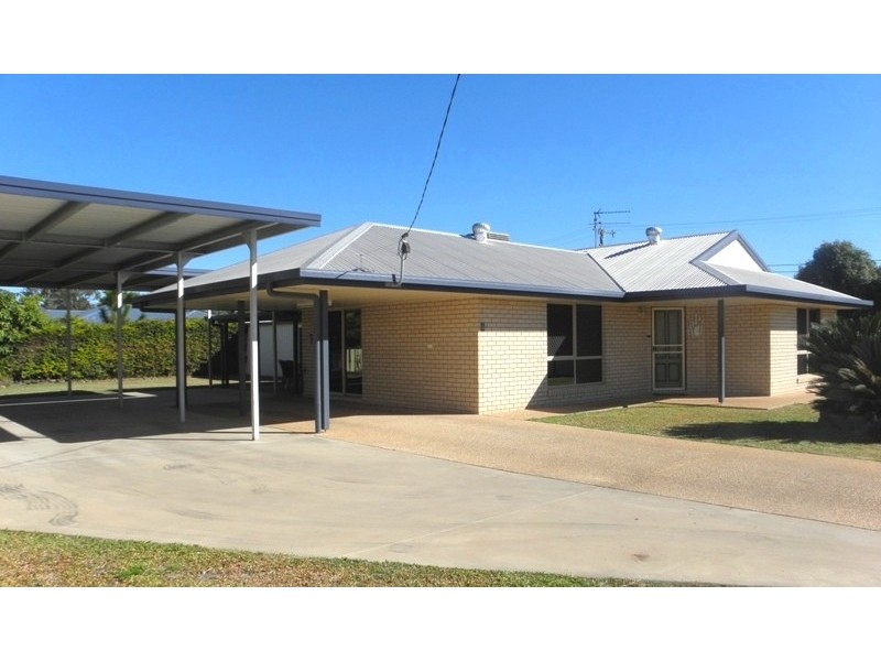 8 Stephanie Court, Emerald QLD 4720