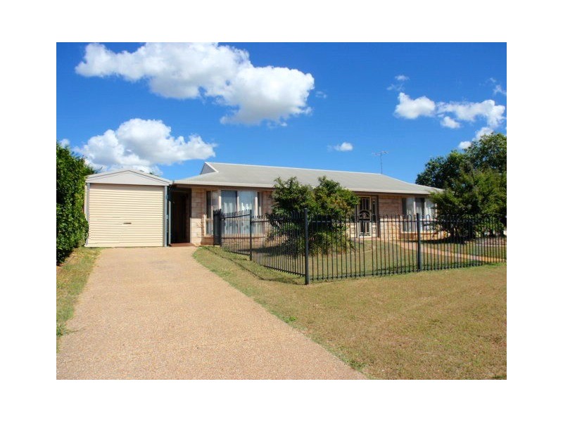 9 Jeppesen Drive, Emerald QLD 4720