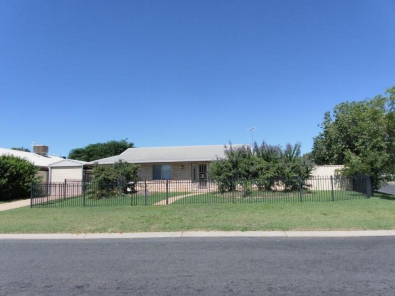 9 Jeppesen Drive, Emerald QLD 4720