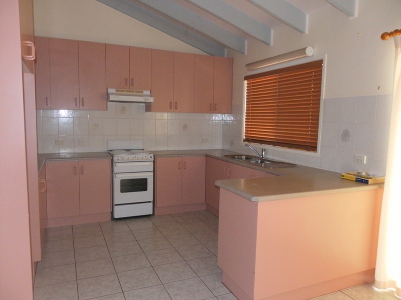 3 Colleen Avenue, Emerald QLD 4720