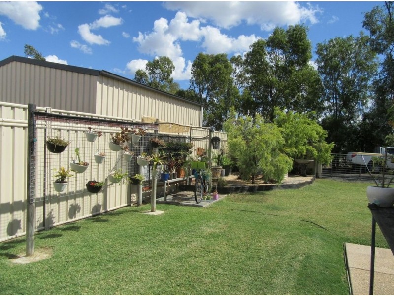32 Wright Street, Emerald QLD 4720