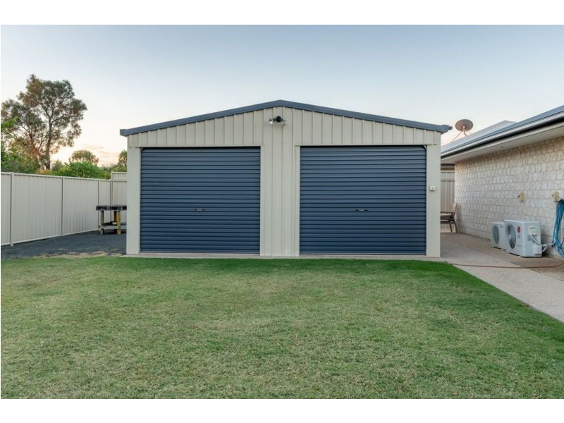 32 Wright Street, Emerald QLD 4720
