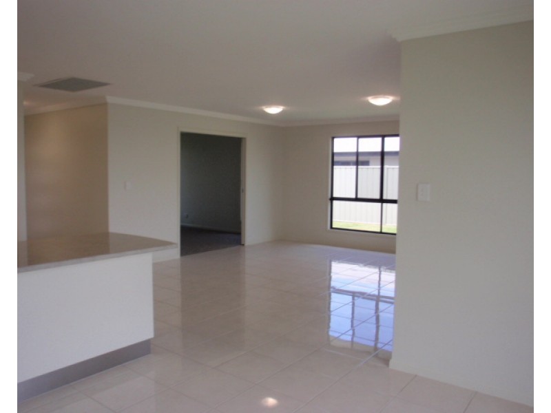 5 Ascot Court, Emerald QLD 4720