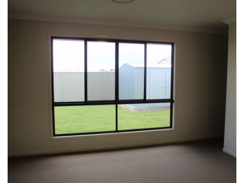 5 Ascot Court, Emerald QLD 4720