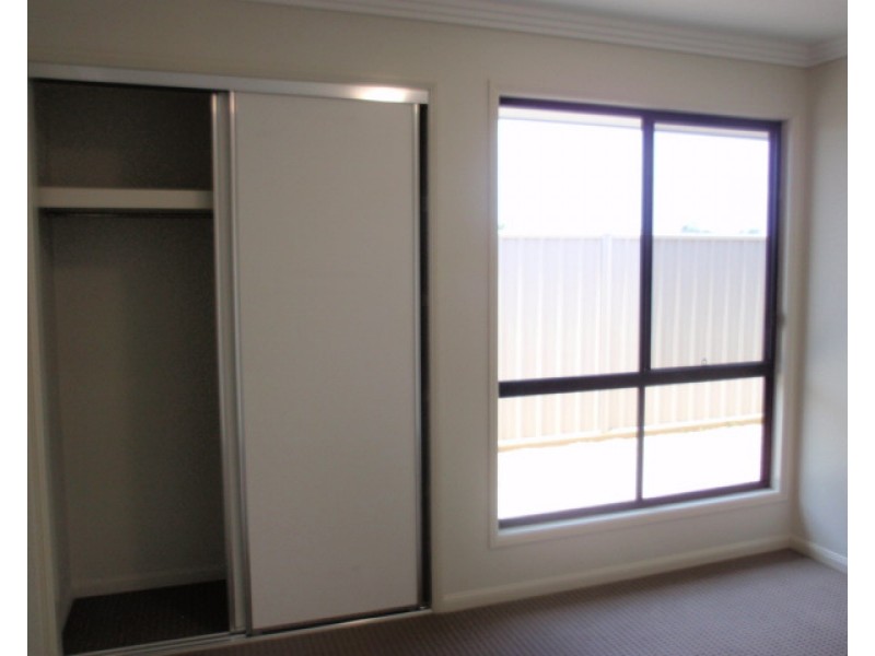 5 Ascot Court, Emerald QLD 4720