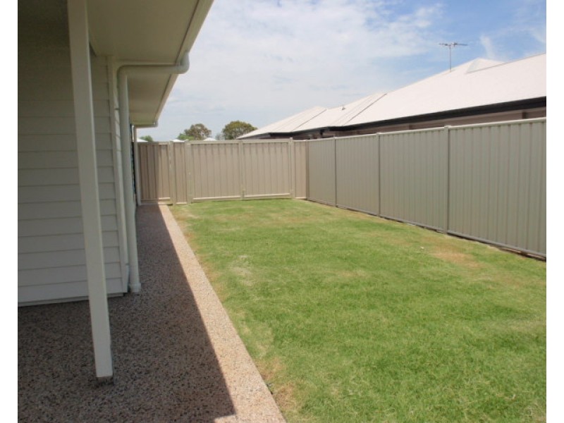 5 Ascot Court, Emerald QLD 4720