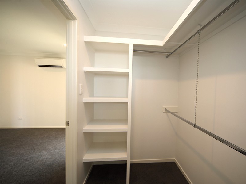 10 Canterbury Road, Emerald QLD 4720