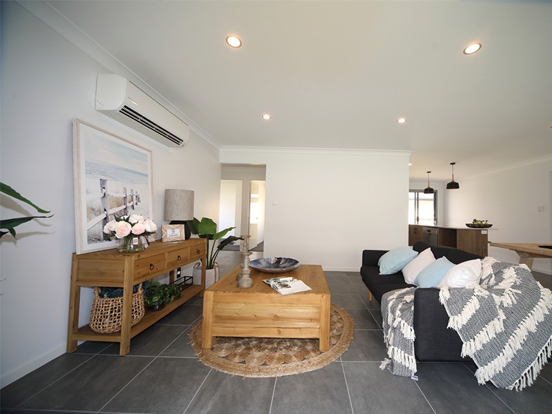 10 Canterbury Road, Emerald QLD 4720