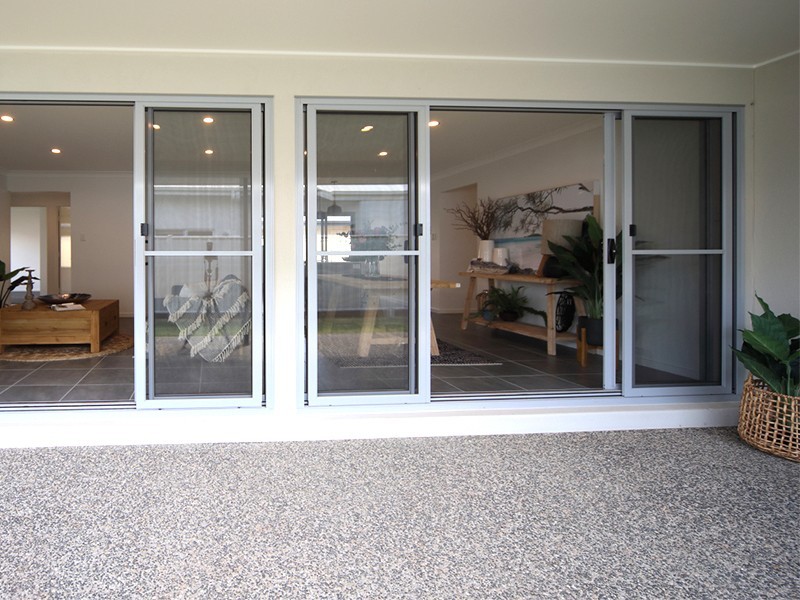 10 Canterbury Road, Emerald QLD 4720