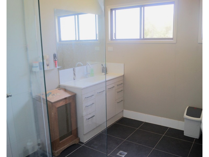 40 Mackenzie Street, Blackwater QLD 4717