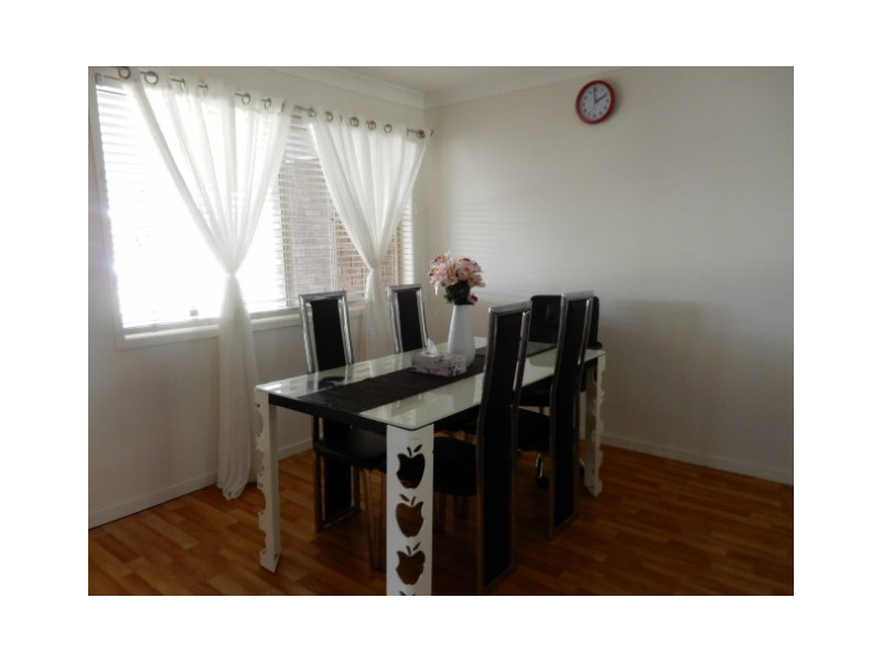 21 Cowan Cres, Emerald QLD 4720