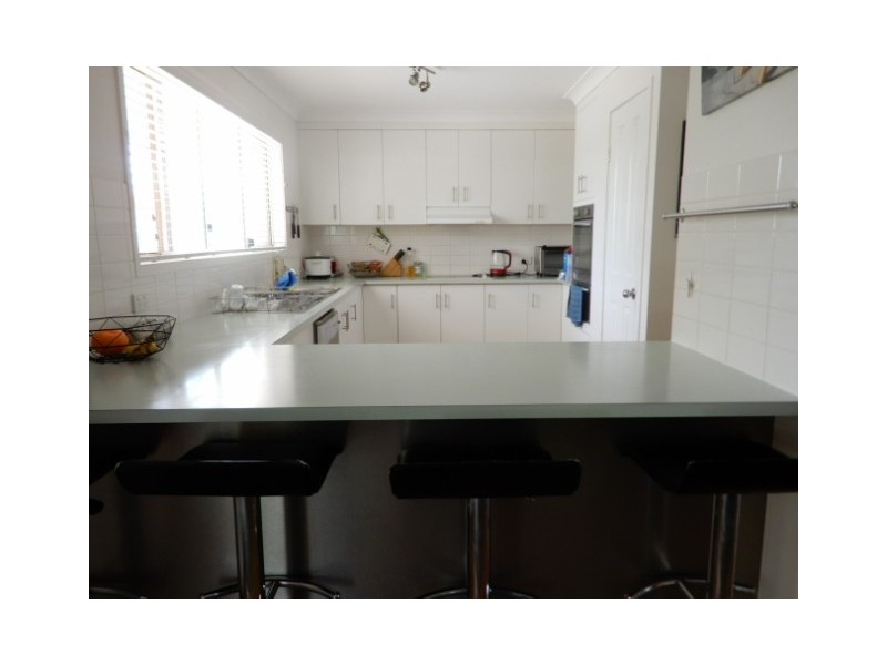 21 Cowan Cres, Emerald QLD 4720