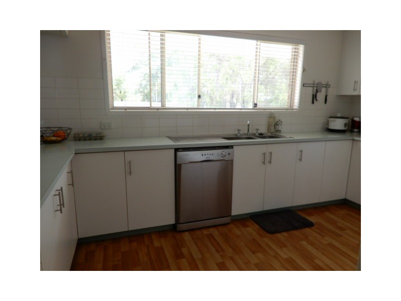 21 Cowan Cres, Emerald QLD 4720