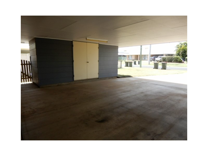 21 Cowan Cres, Emerald QLD 4720