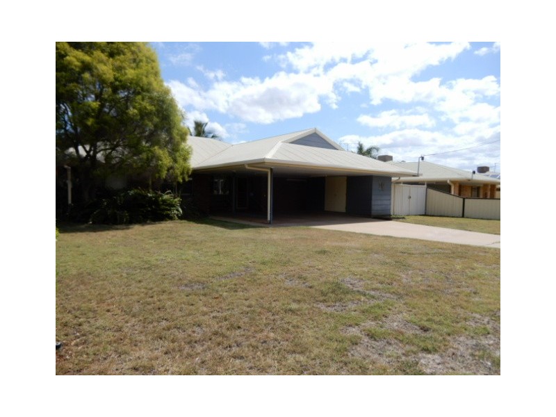 21 Cowan Cres, Emerald QLD 4720