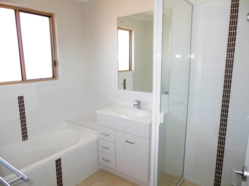 10 Singleton Court, Emerald QLD 4720