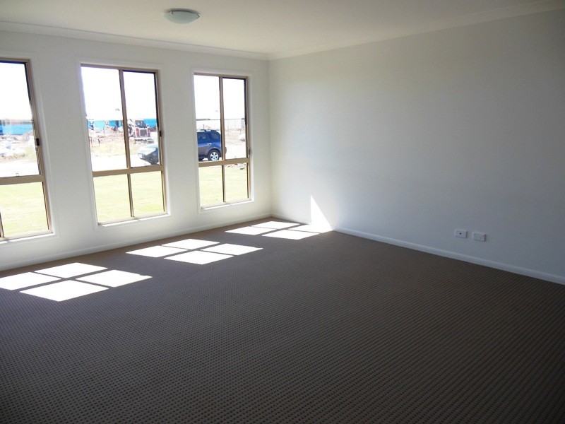 10 Singleton Court, Emerald QLD 4720