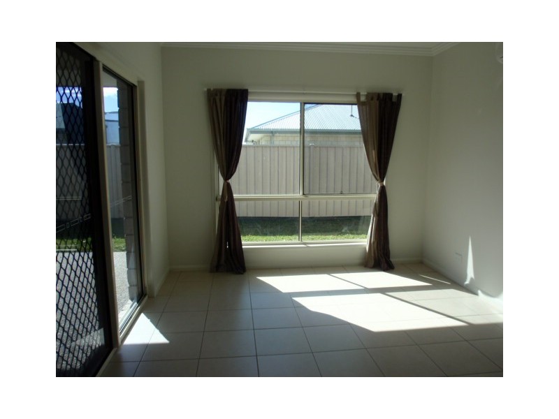 2 Duroux Street, Emerald QLD 4720