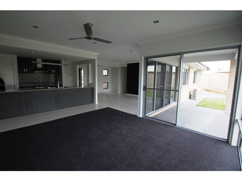 Villa 2 Mooney Crescent (The Vybe), Emerald QLD 4720