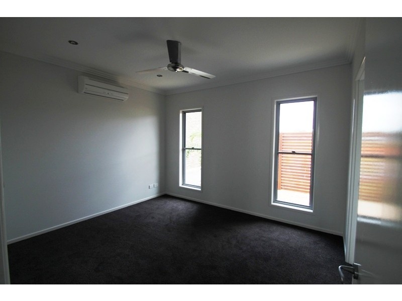 Villa 2 Mooney Crescent (The Vybe), Emerald QLD 4720