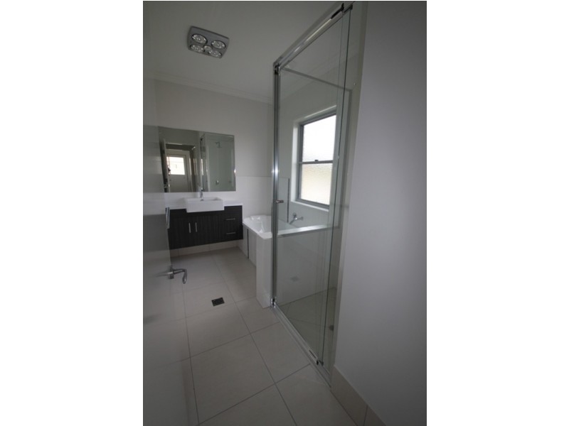 Villa 2 Mooney Crescent (The Vybe), Emerald QLD 4720