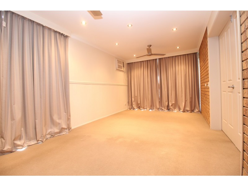 77 Staal Crescent, Emerald QLD 4720