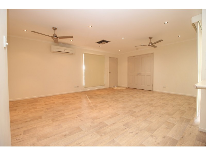 77 Staal Crescent, Emerald QLD 4720