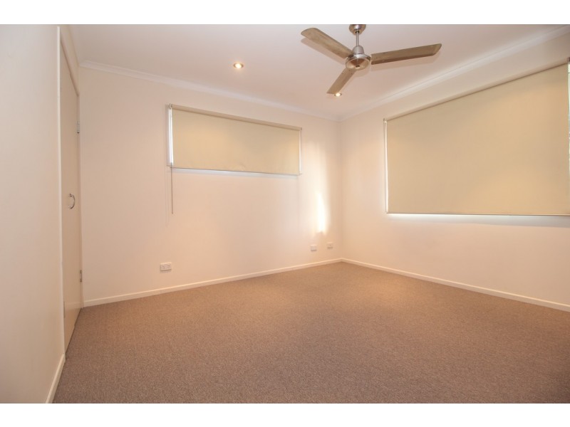 77 Staal Crescent, Emerald QLD 4720
