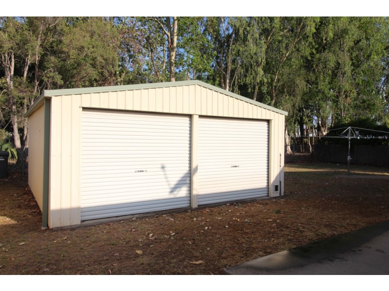 77 Staal Crescent, Emerald QLD 4720