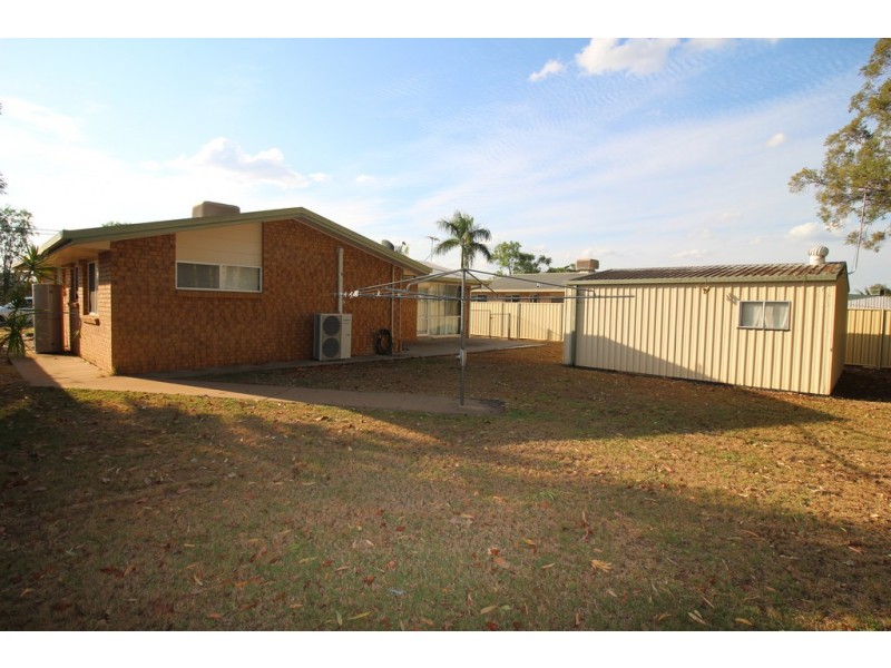 77 Staal Crescent, Emerald QLD 4720