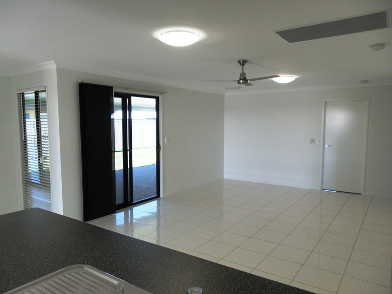 8 Singleton Drive, Emerald QLD 4720