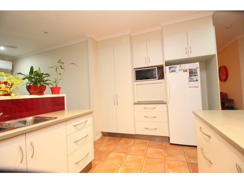 25 Cardinal Drive, Emerald QLD 4720