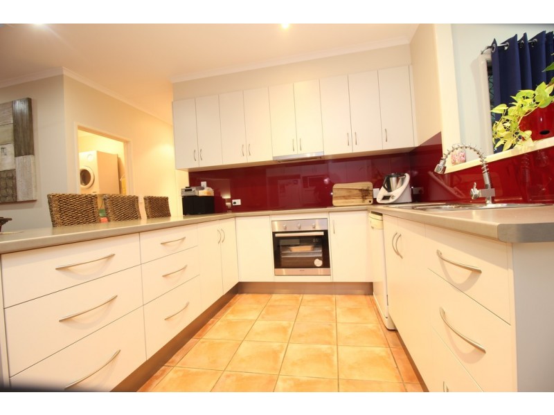 25 Cardinal Drive, Emerald QLD 4720