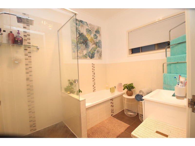 25 Cardinal Drive, Emerald QLD 4720