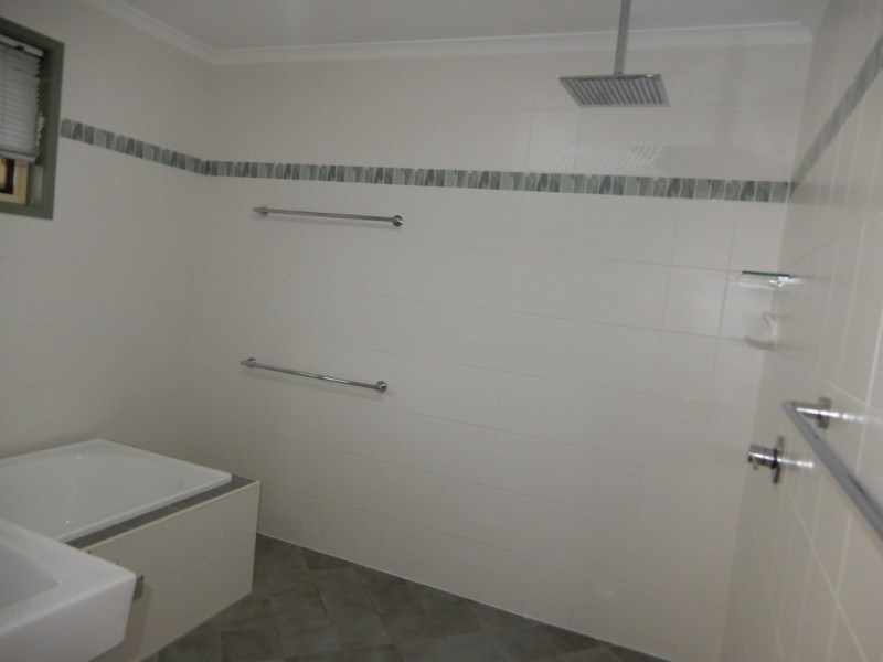 40 Park Avenue, Emerald QLD 4720