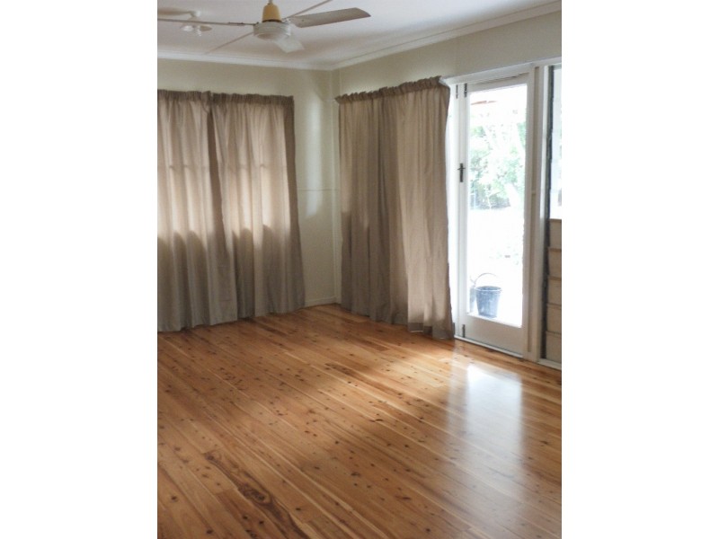 12 Talbot Street, Blackwater QLD 4717