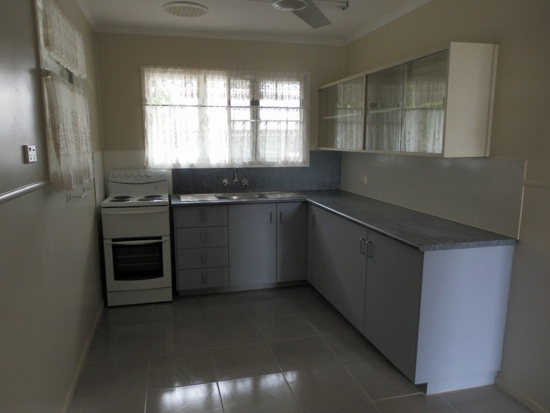 12 Talbot Street, Blackwater QLD 4717