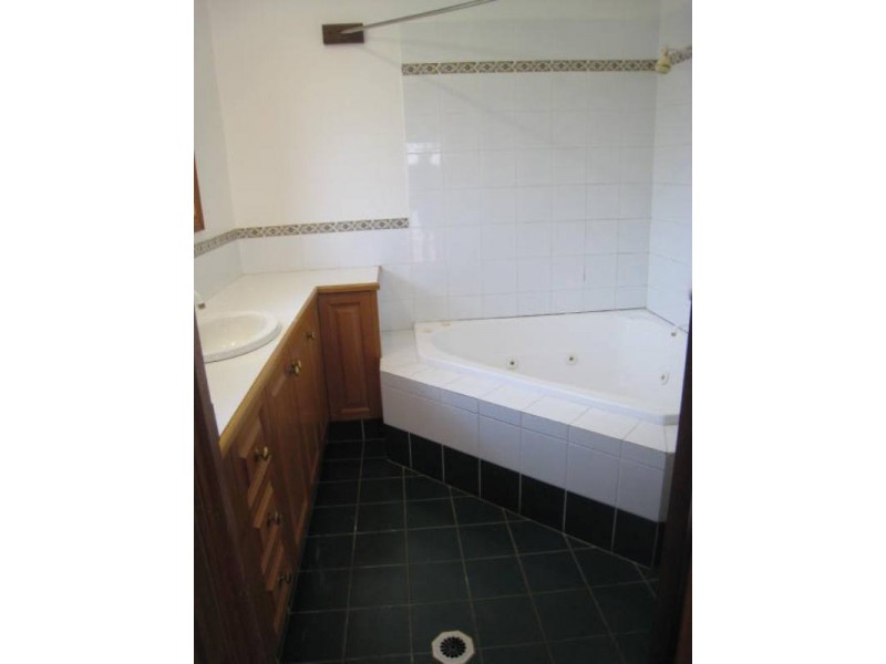 23 Akubra Drive, Emerald QLD 4720